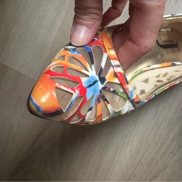 J. Renee Women's Winset Rainbow Floral Kitten Heels - SIZE 6.5 - Picture 6 of 16